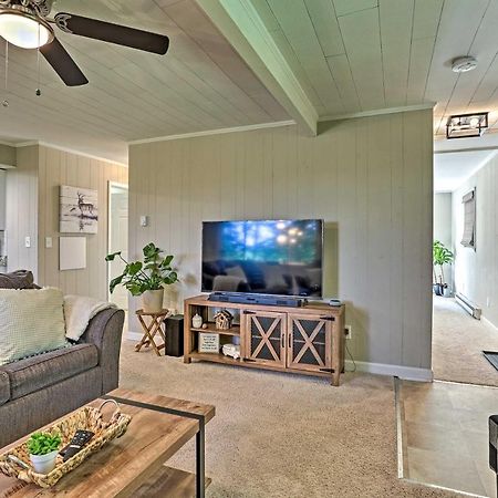 Modern East Stroudsburg Home With Deck And Gas Grill! Bagian luar foto