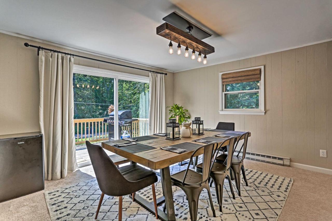 Modern East Stroudsburg Home With Deck And Gas Grill! Bagian luar foto
