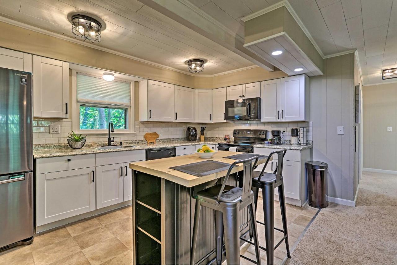 Modern East Stroudsburg Home With Deck And Gas Grill! Bagian luar foto