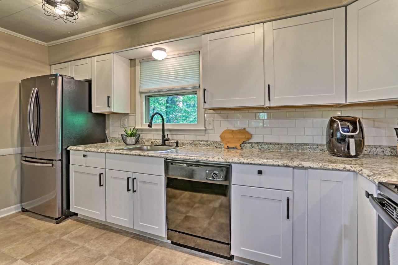 Modern East Stroudsburg Home With Deck And Gas Grill! Bagian luar foto