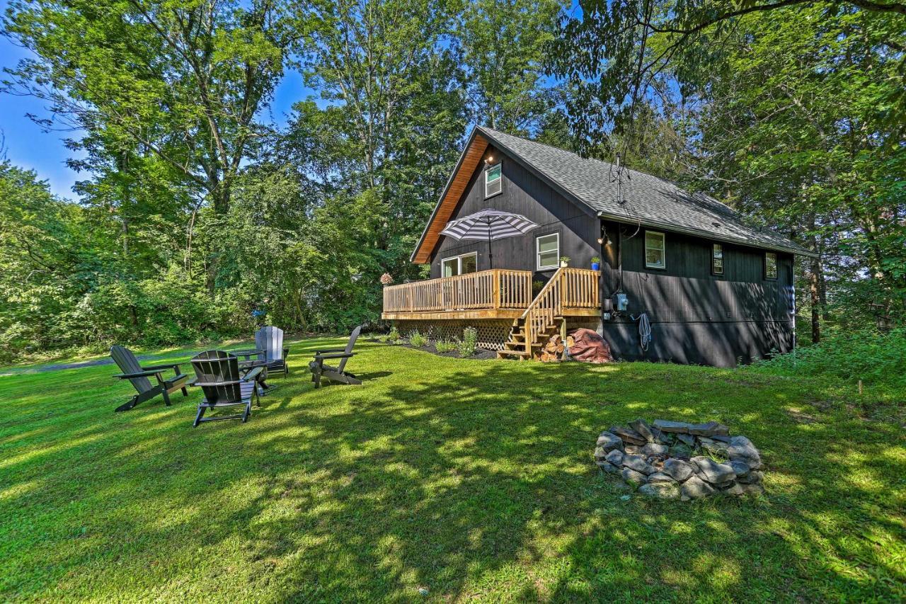 Modern East Stroudsburg Home With Deck And Gas Grill! Bagian luar foto